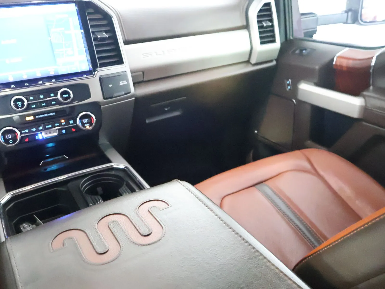 Ford F350SD photo 35