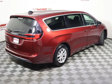 More photos of 2023 Chrysler Pacifica Touring L at McCloskey Imports & 4x4s (Licensed as McCloskey Isuzu), CO