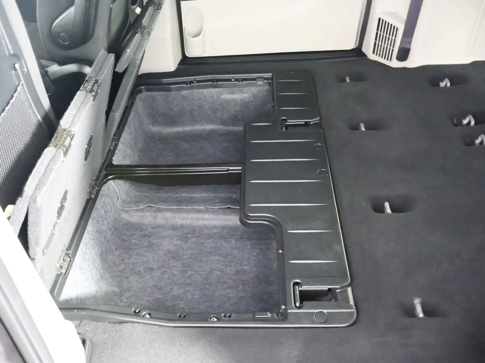 Dodge Grand Caravan photo 41