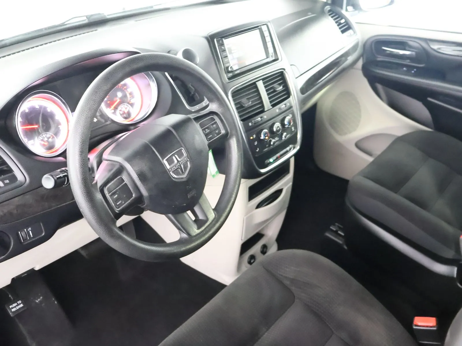 Dodge Grand Caravan photo 23