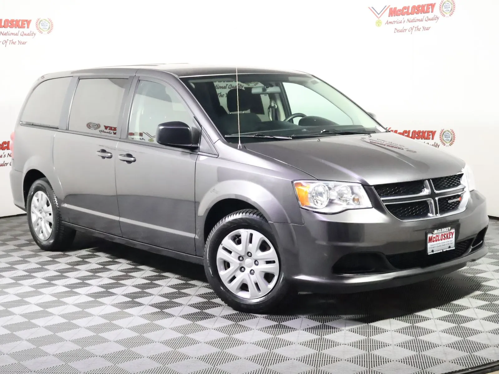 Dodge Grand Caravan photo 2