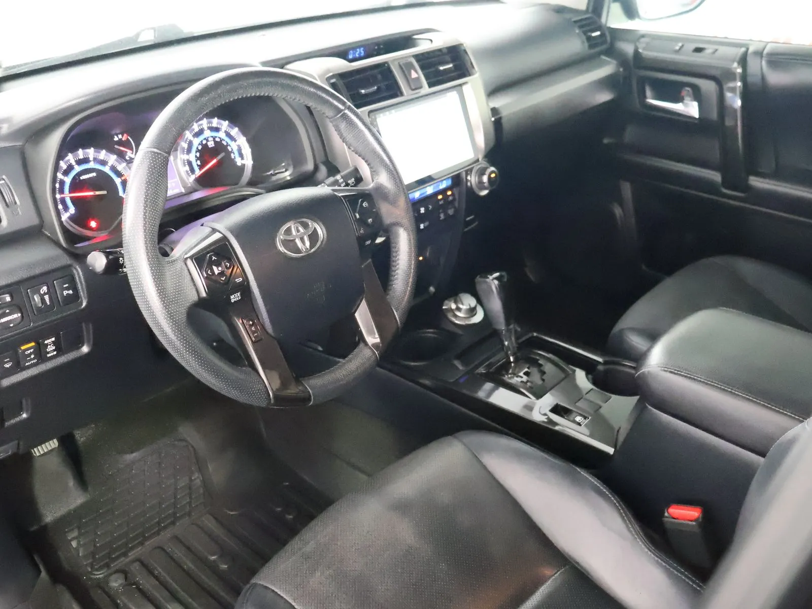 Toyota 4Runner photo 23