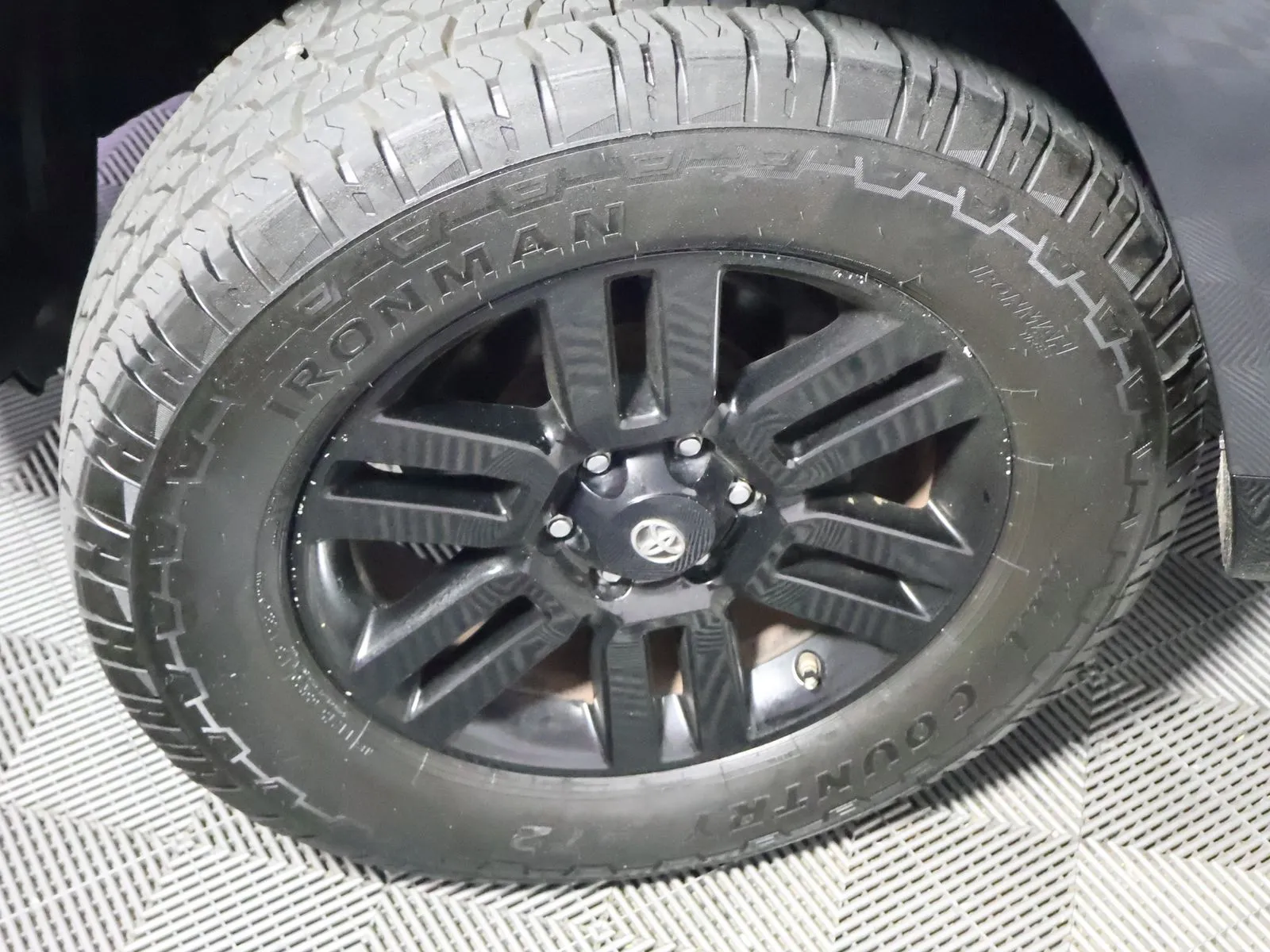 Toyota 4Runner photo 18