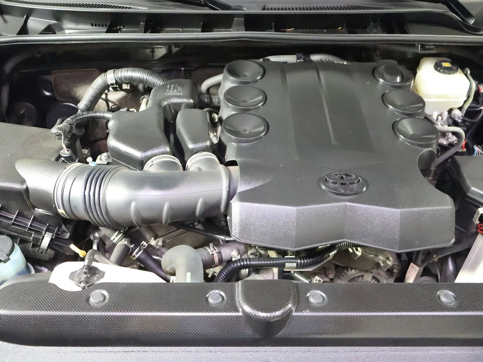 Toyota 4Runner photo 24
