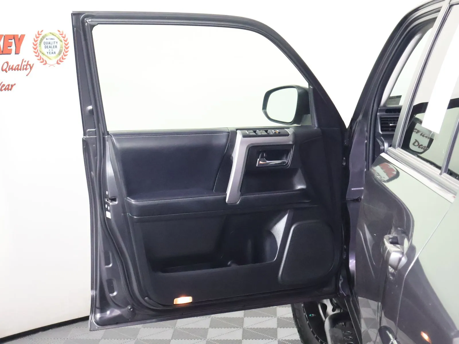 Toyota 4Runner photo 25