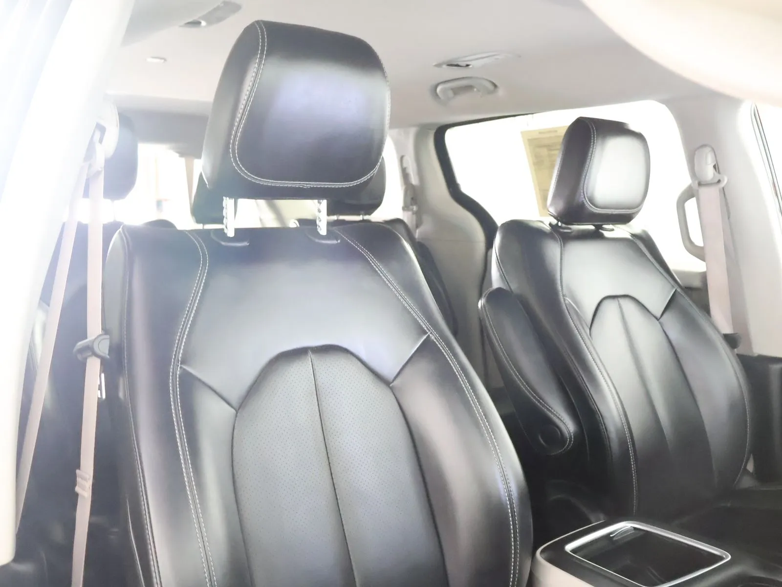 Chrysler Pacifica photo 56