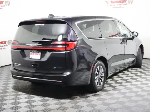 More photos of 2023 Chrysler Pacifica Hybrid Touring L at McCloskey Imports & 4x4s (Licensed as McCloskey Isuzu), CO