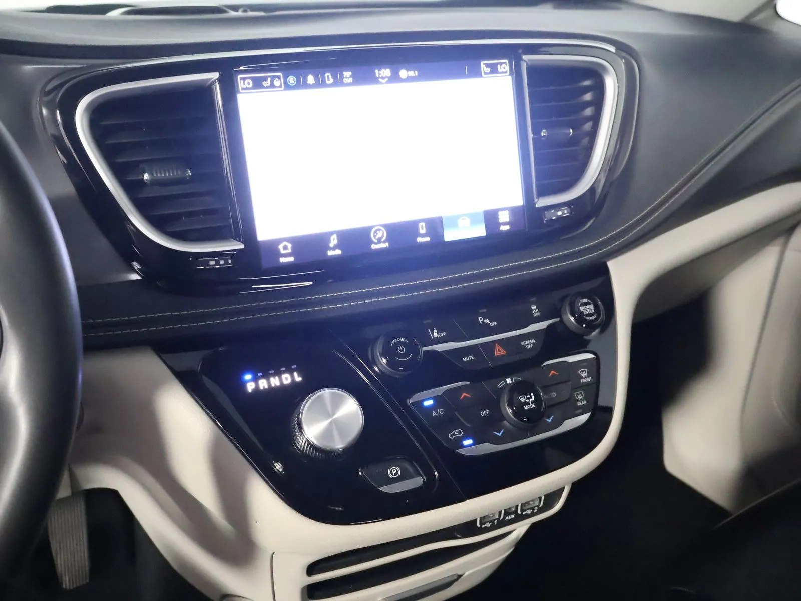 Chrysler Pacifica photo 42