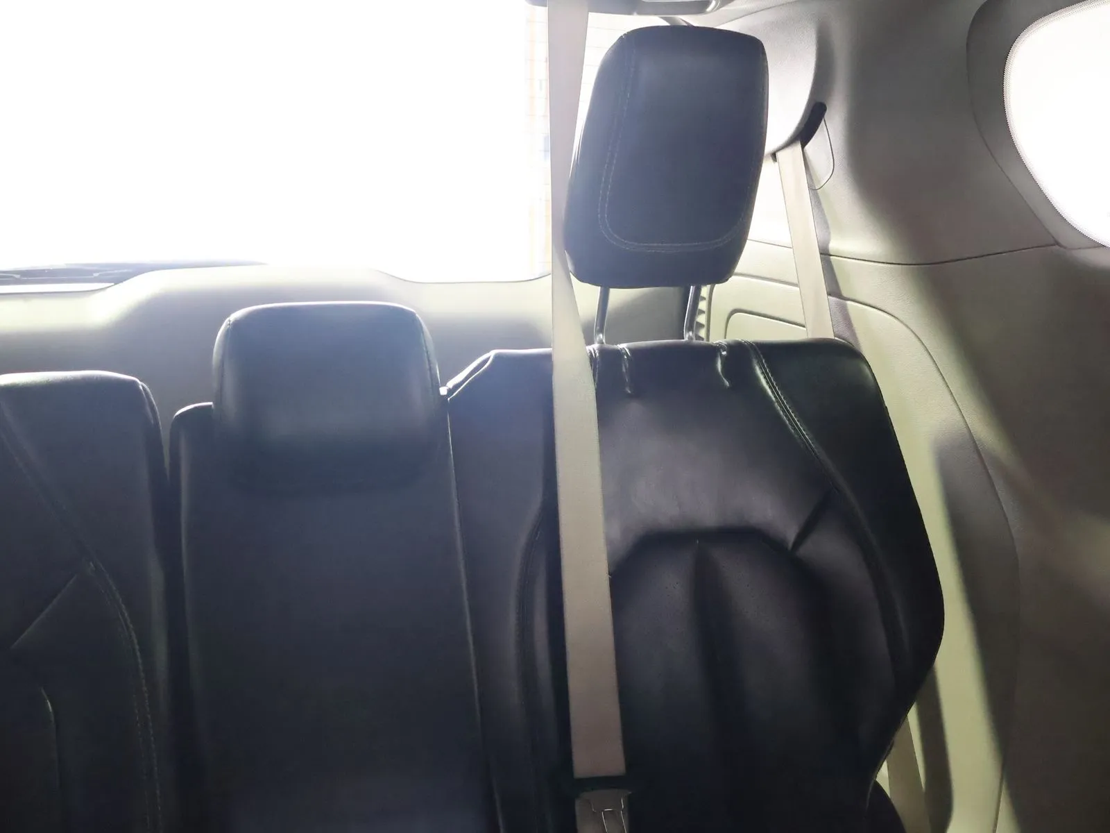 Chrysler Pacifica photo 48