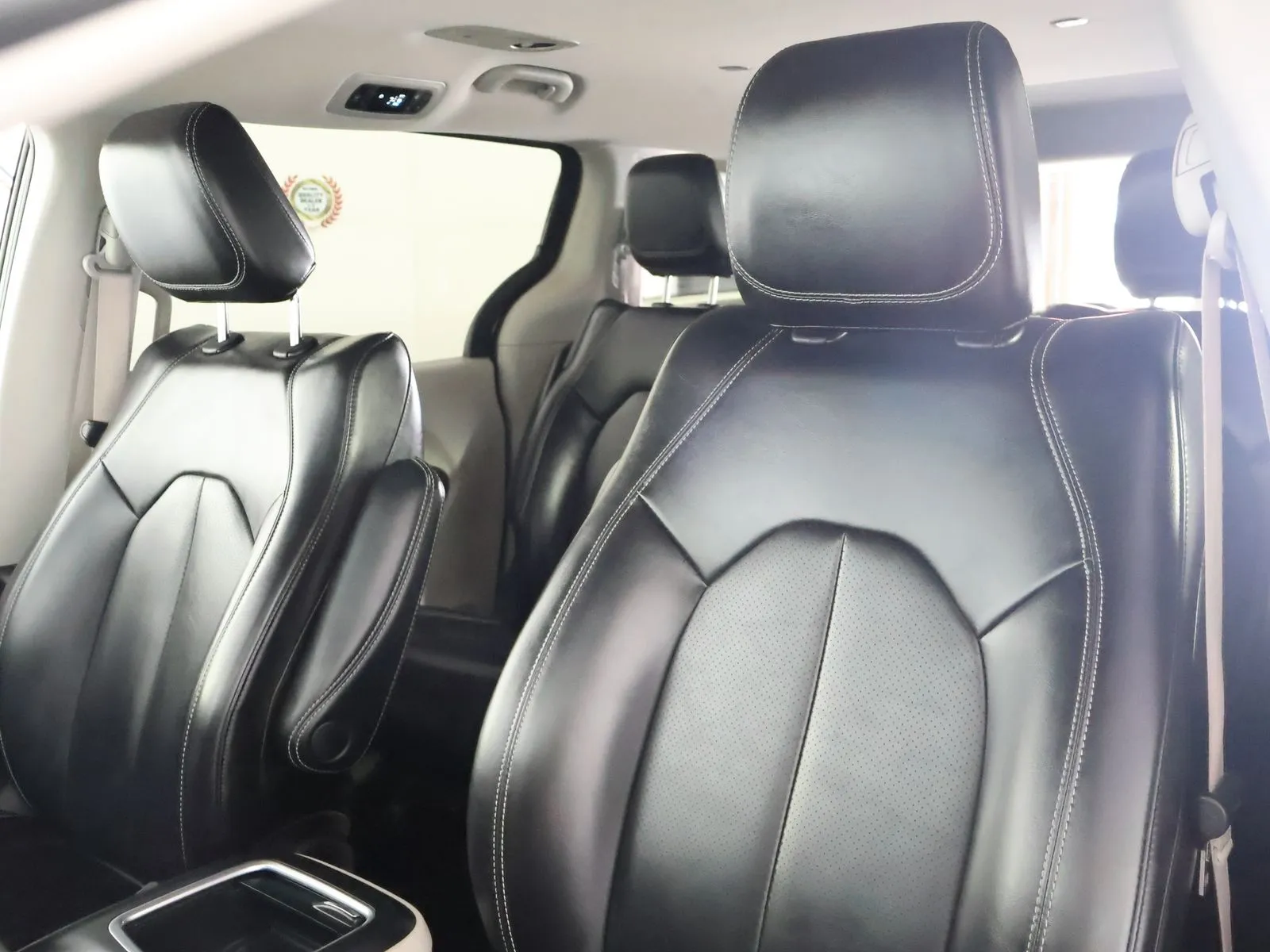 Chrysler Pacifica photo 26