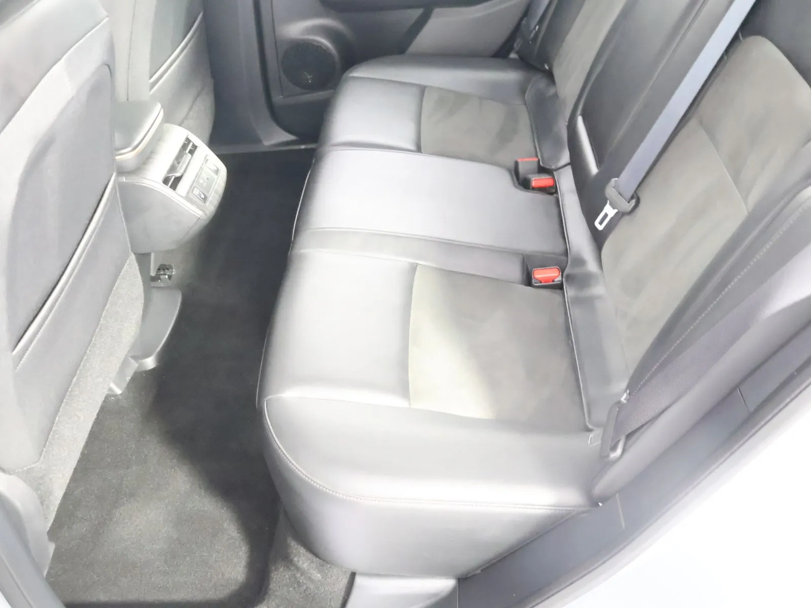 Nissan Ariya photo 42