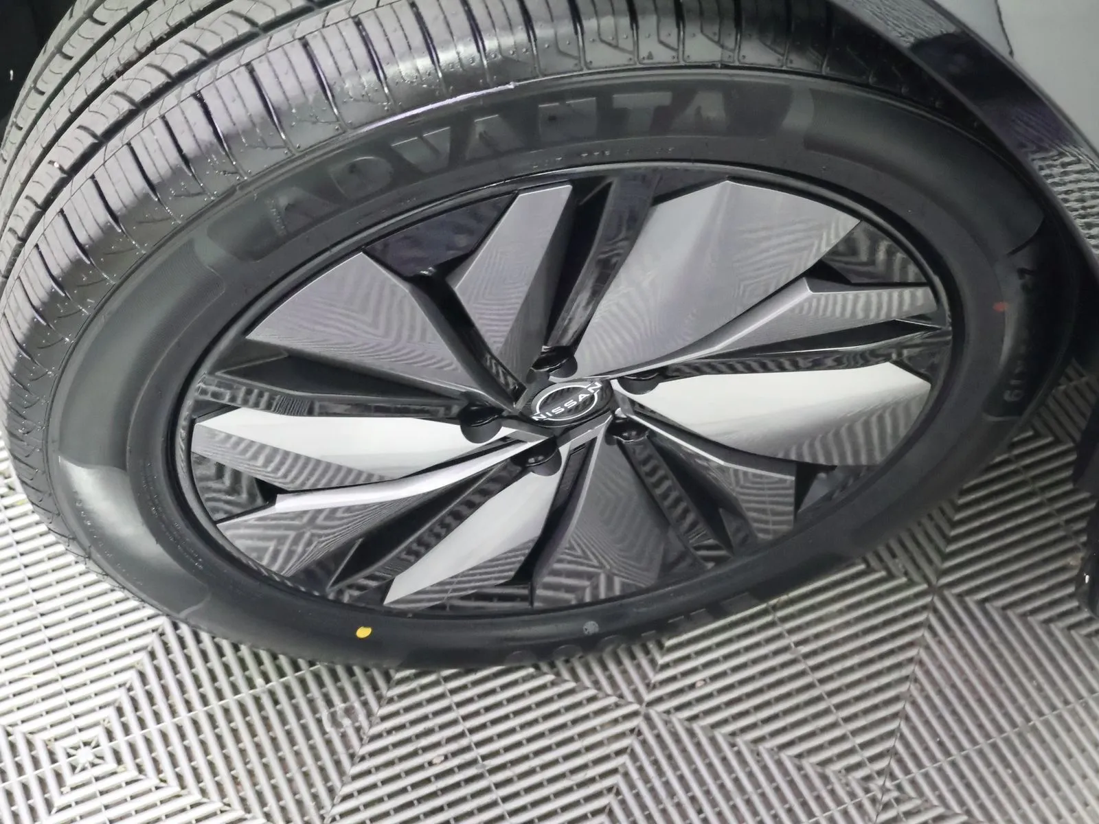 Nissan Ariya photo 19