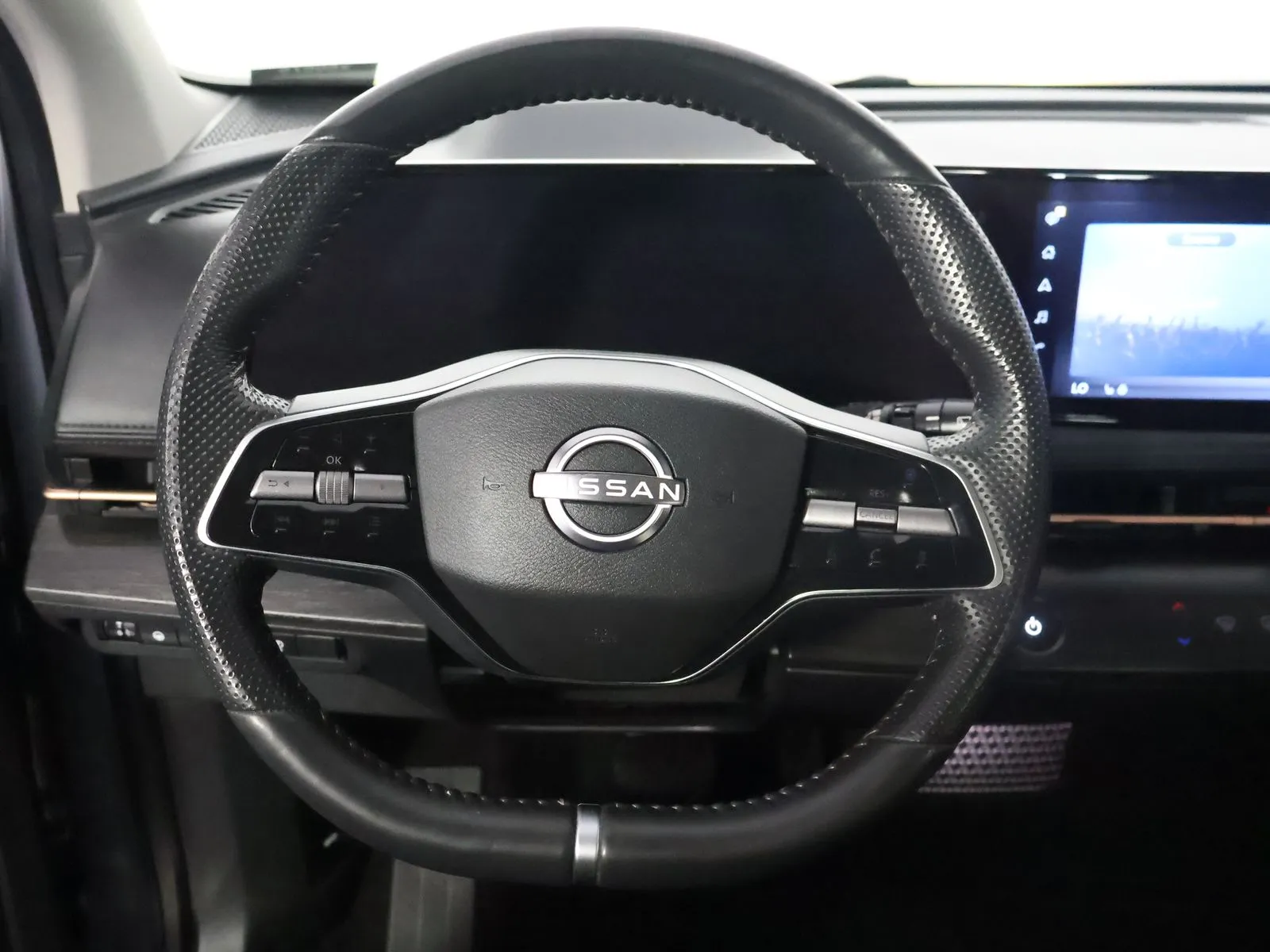 Nissan Ariya photo 32