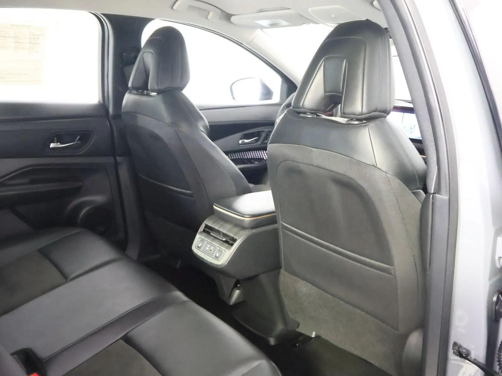 Nissan Ariya photo 44