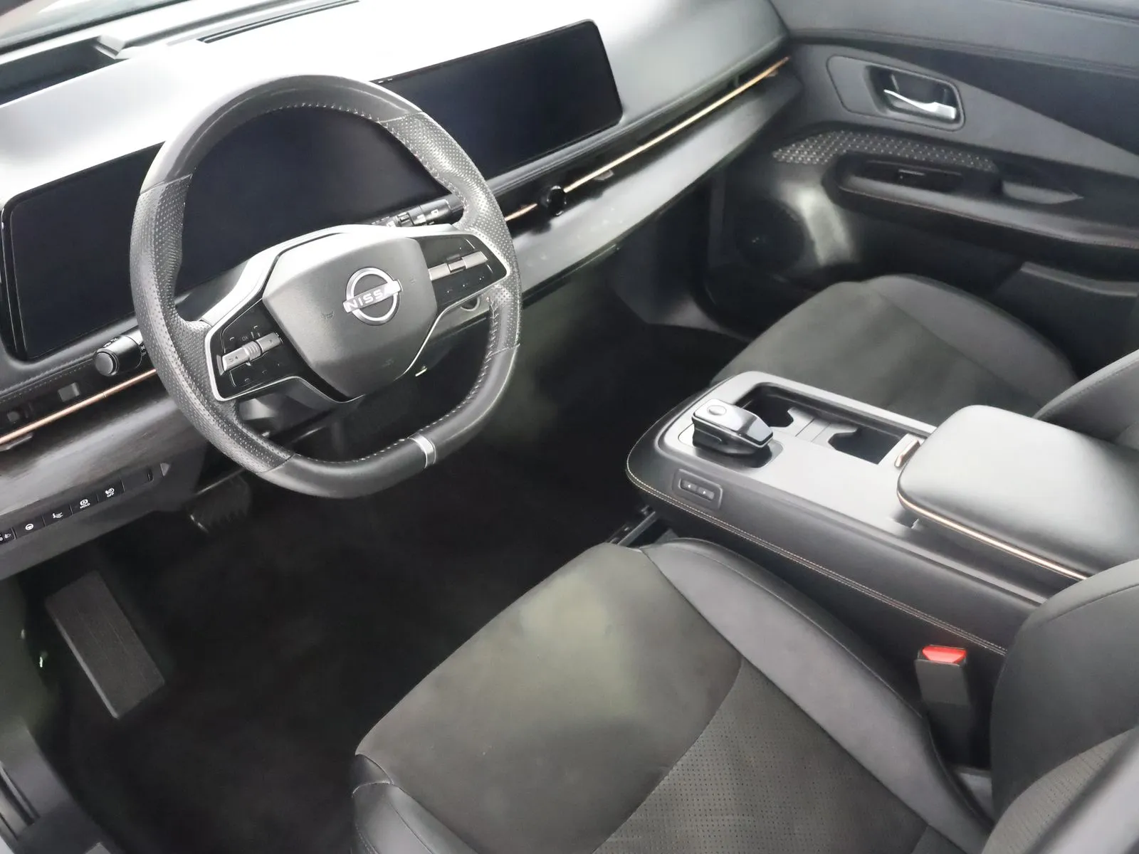 Nissan Ariya photo 24