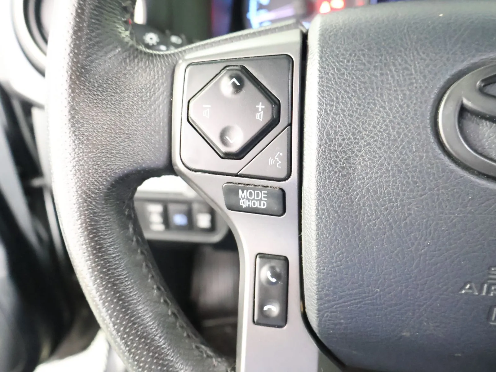 Toyota Tacoma photo 29
