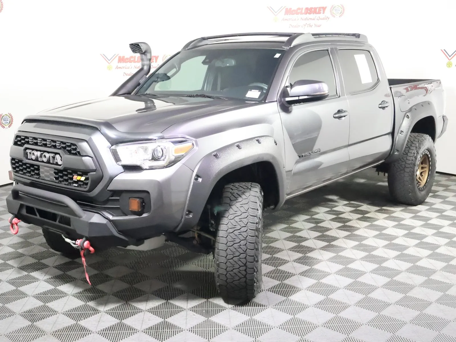 Toyota Tacoma photo 11