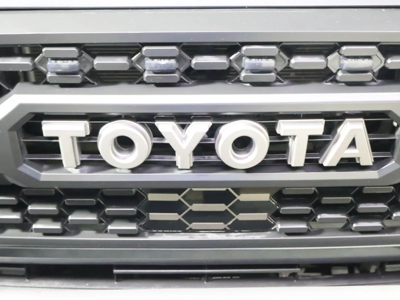 Toyota Tacoma photo 13