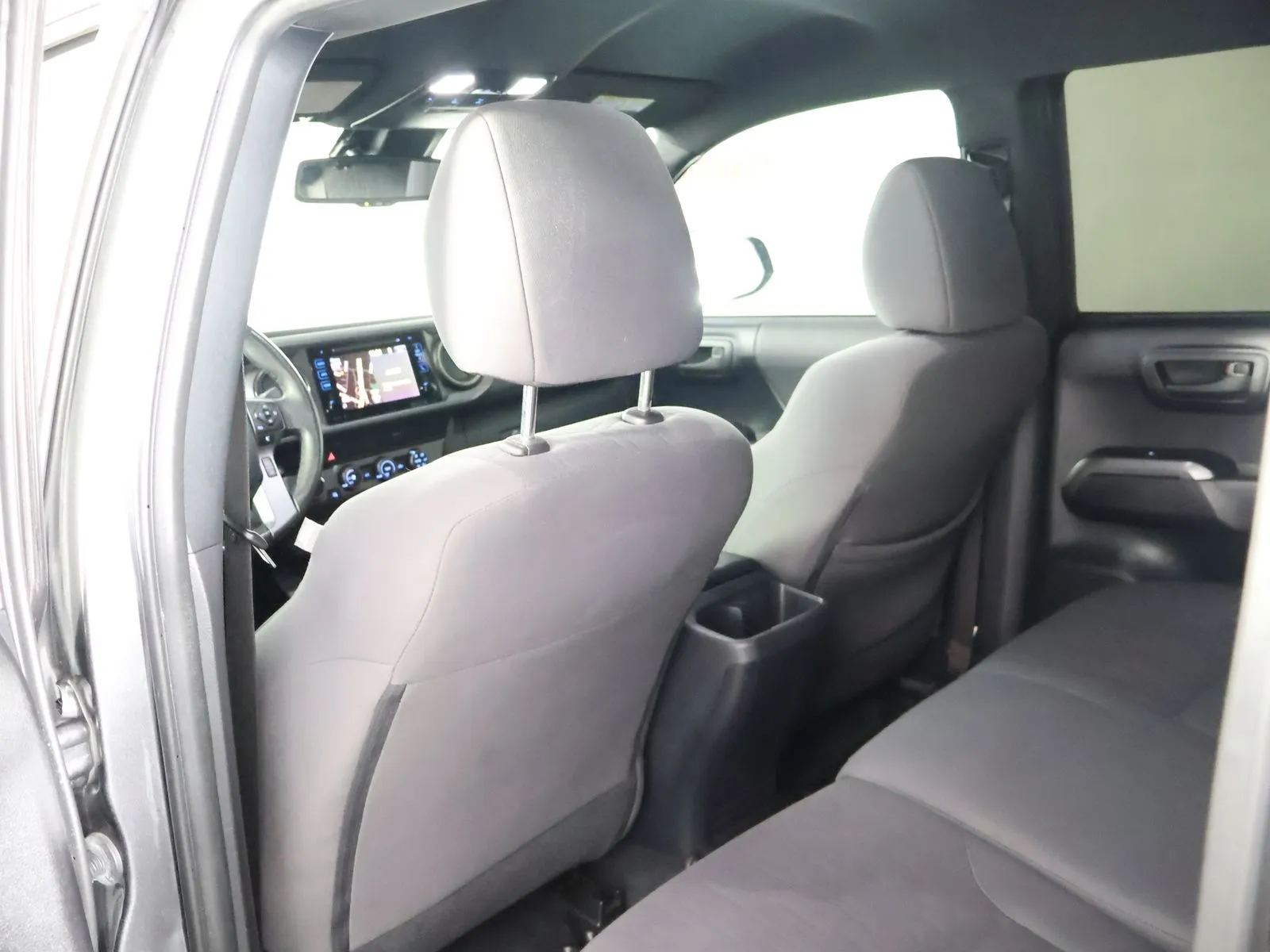 Toyota Tacoma photo 36