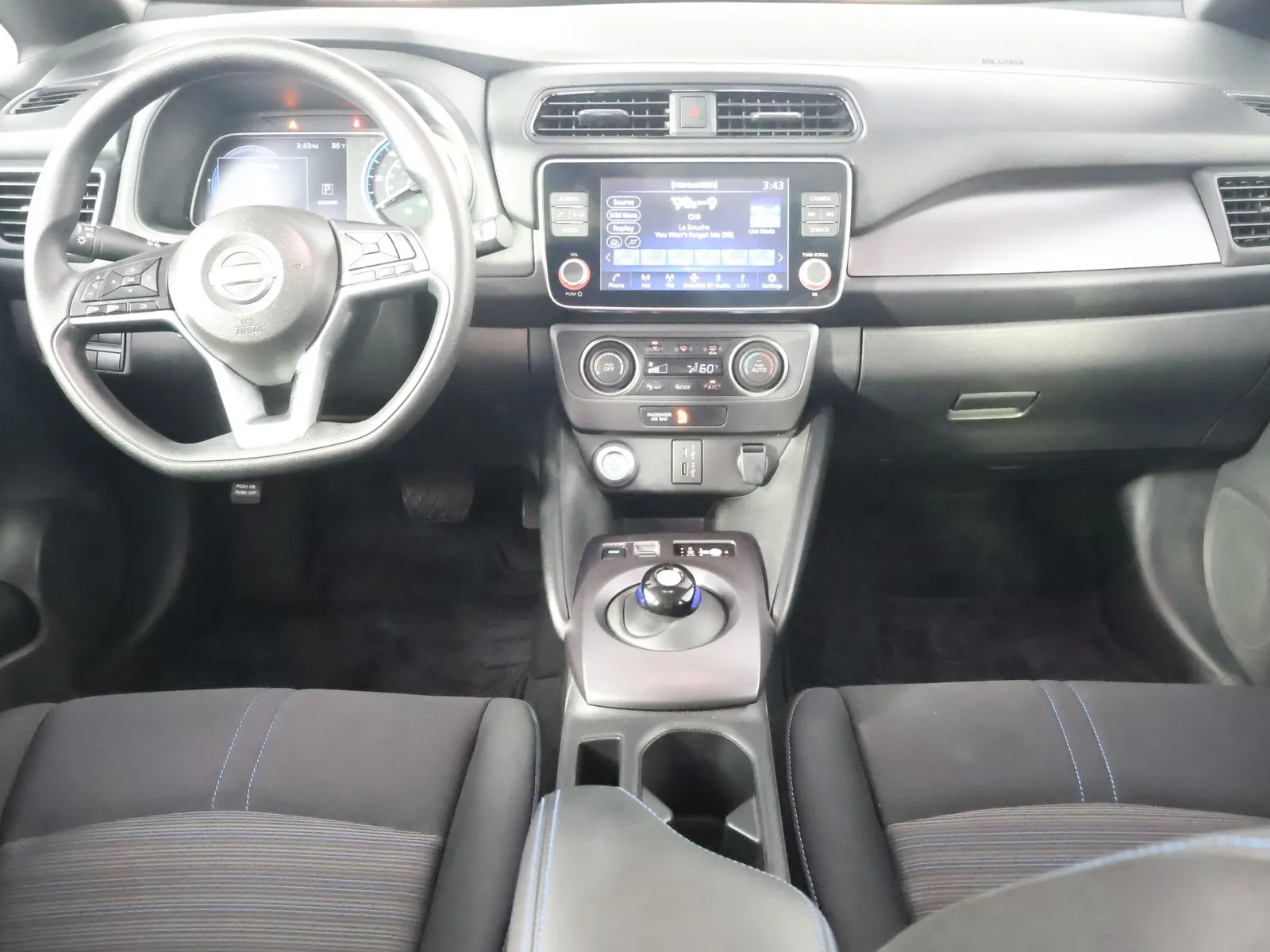 Nissan Leaf photo 25
