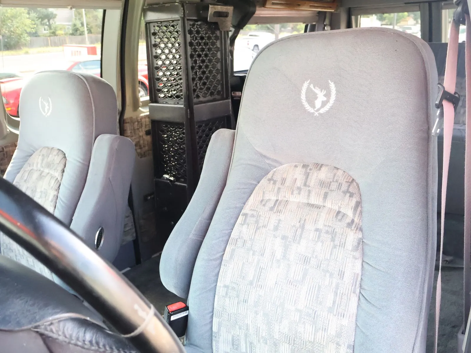 Ford E-150 photo 35