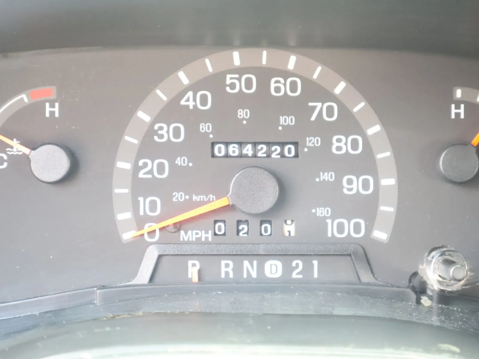 Ford E-150 photo 44