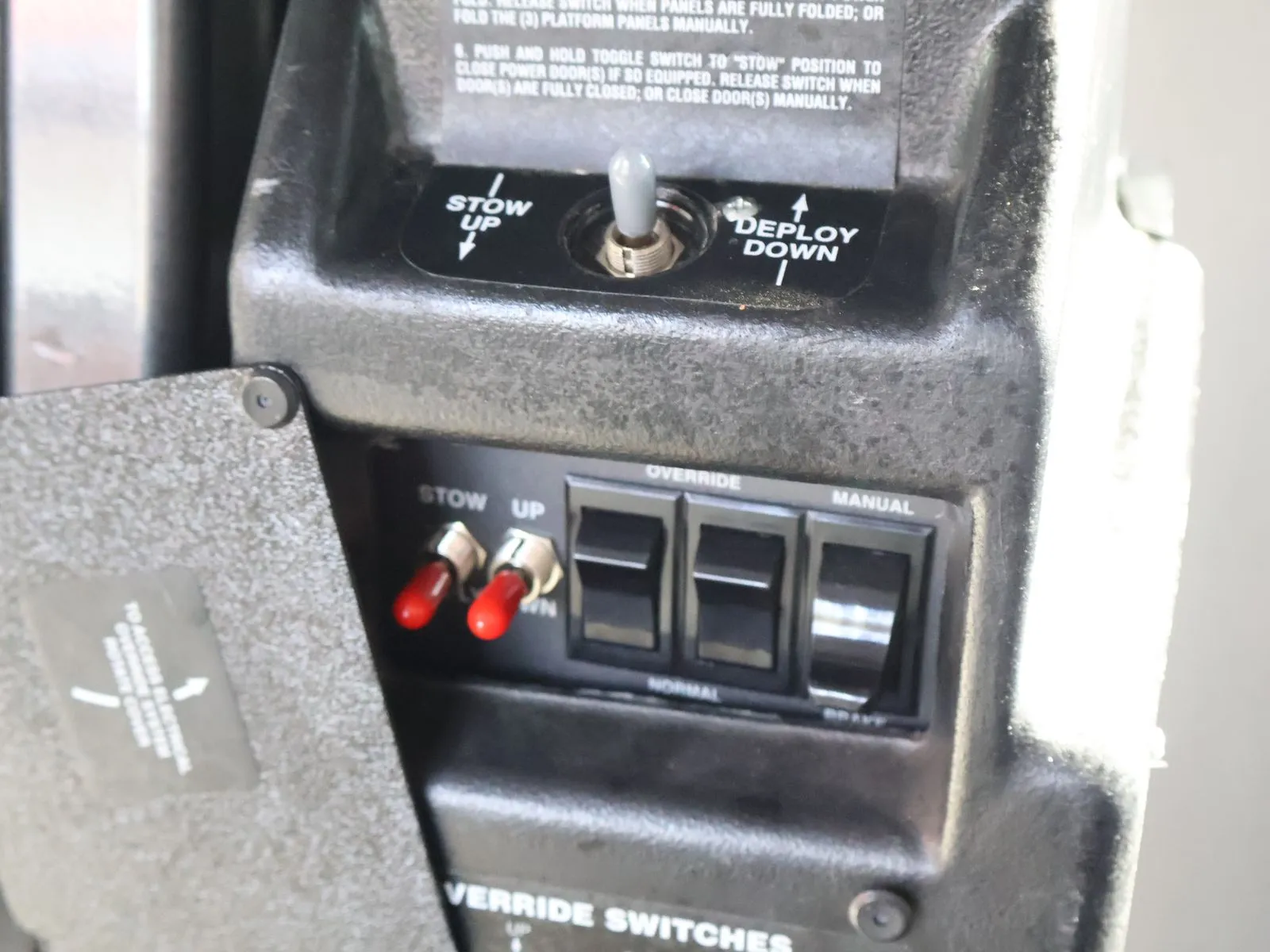 Ford E-150 photo 10