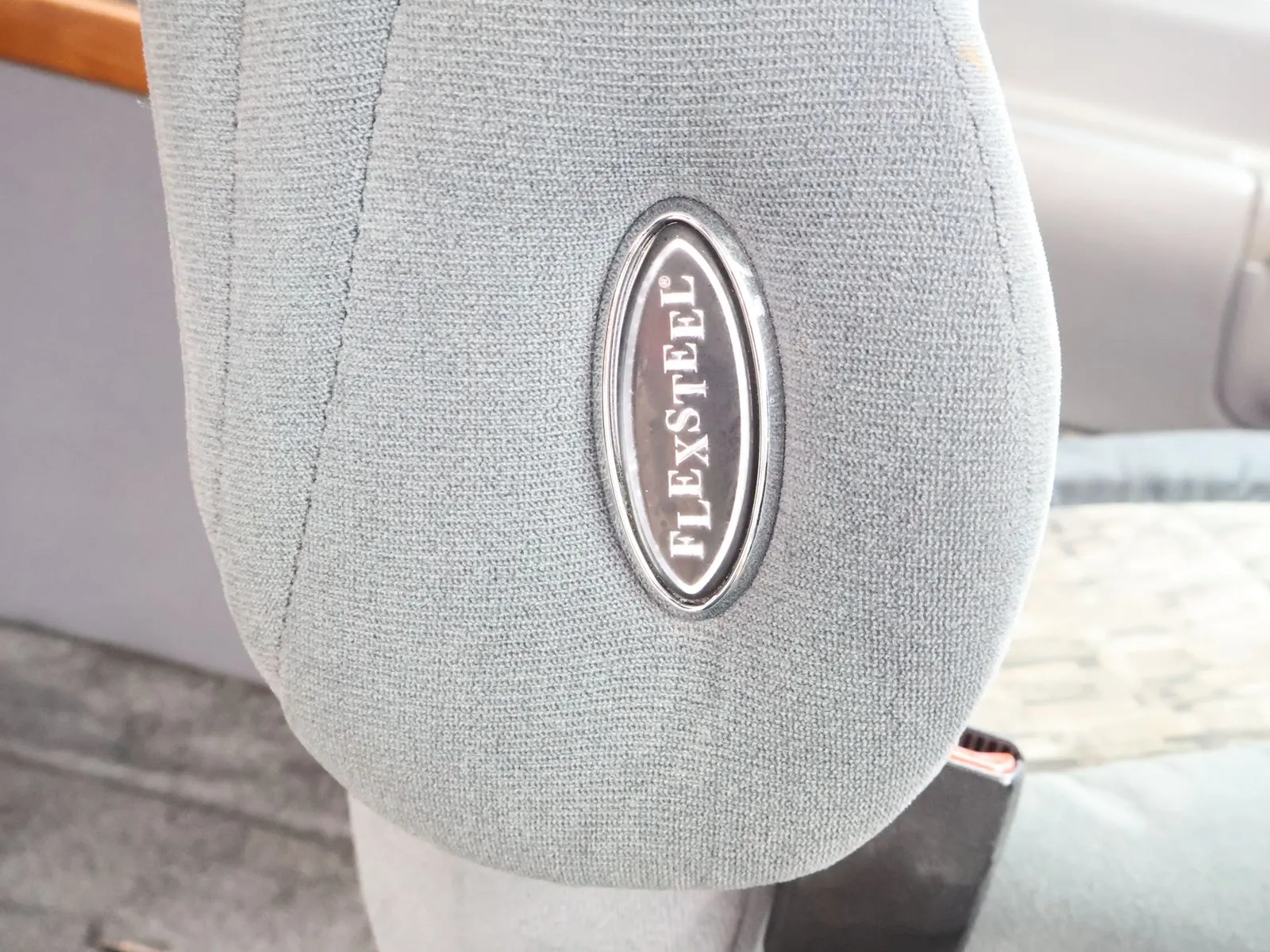 Ford E-150 photo 51
