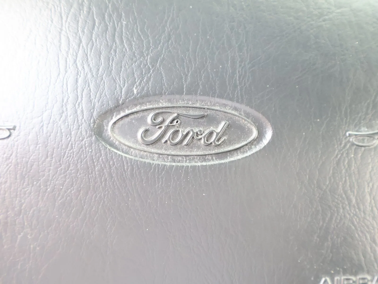 Ford E-150 photo 40