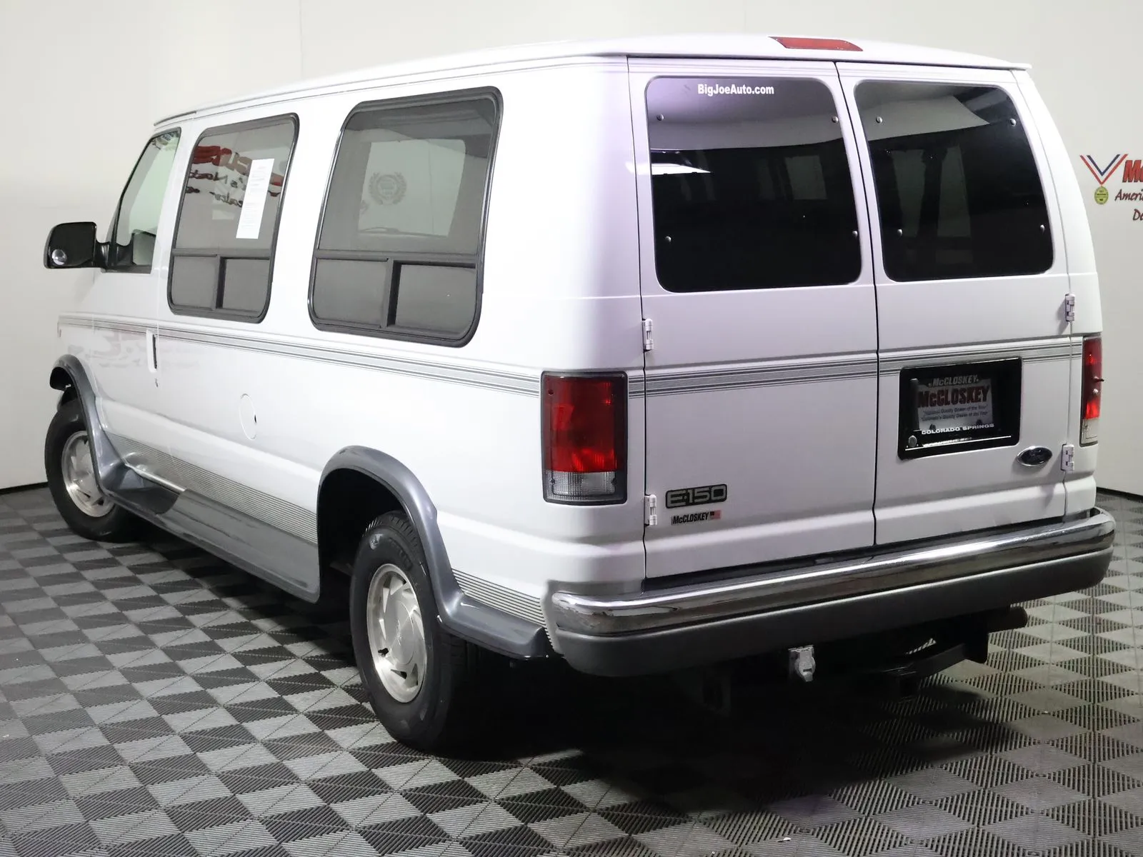 Ford E-150 photo 23