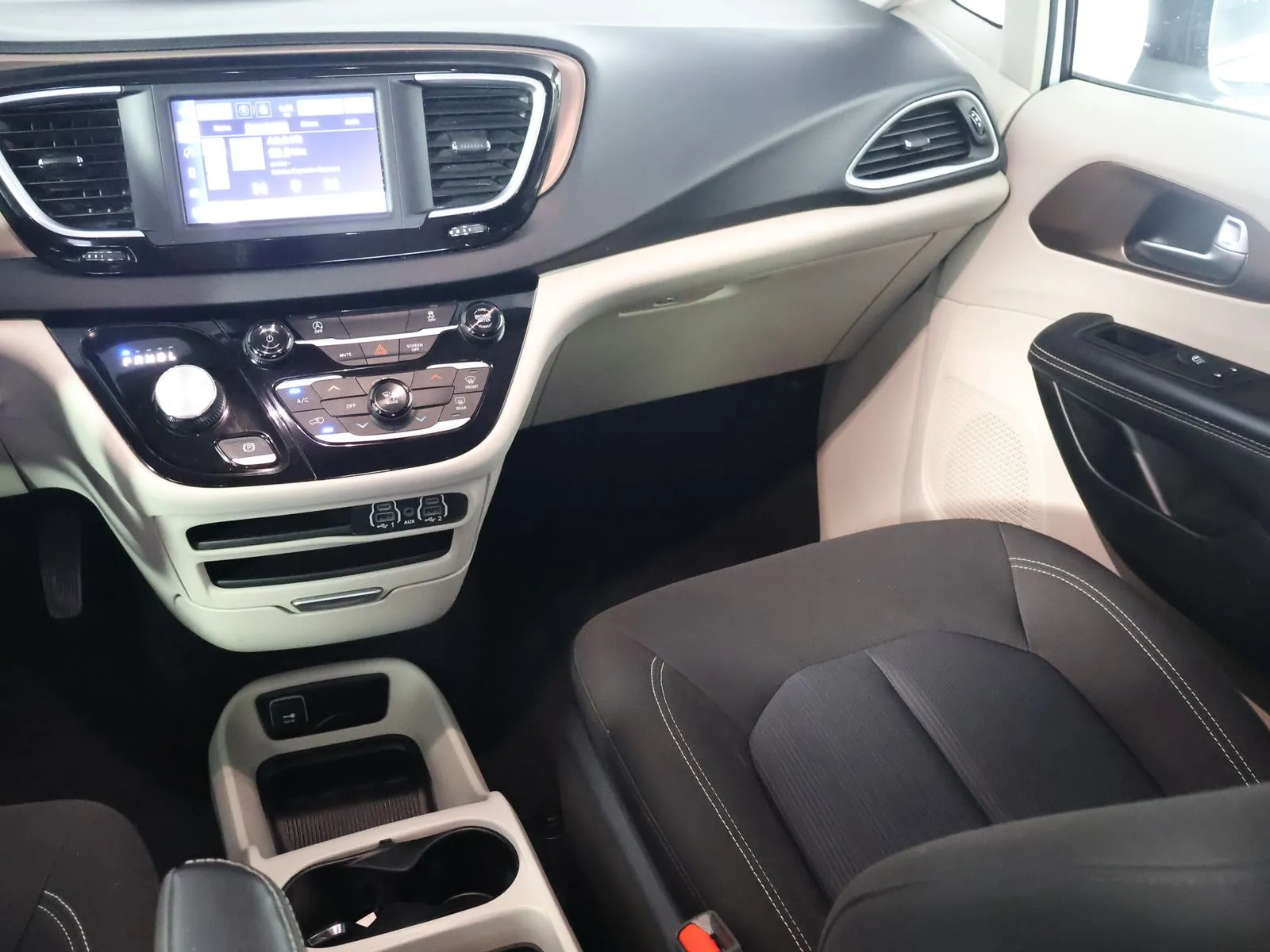Chrysler Voyager photo 30