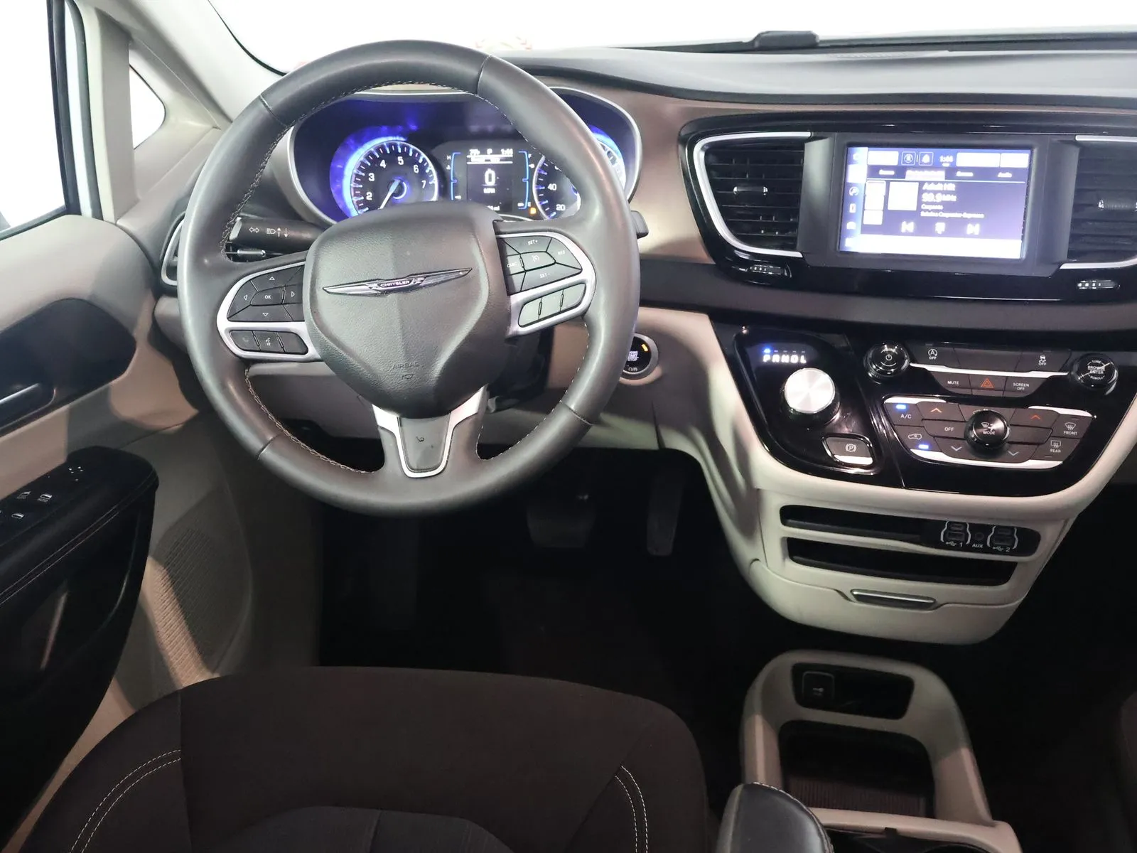 Chrysler Voyager photo 29