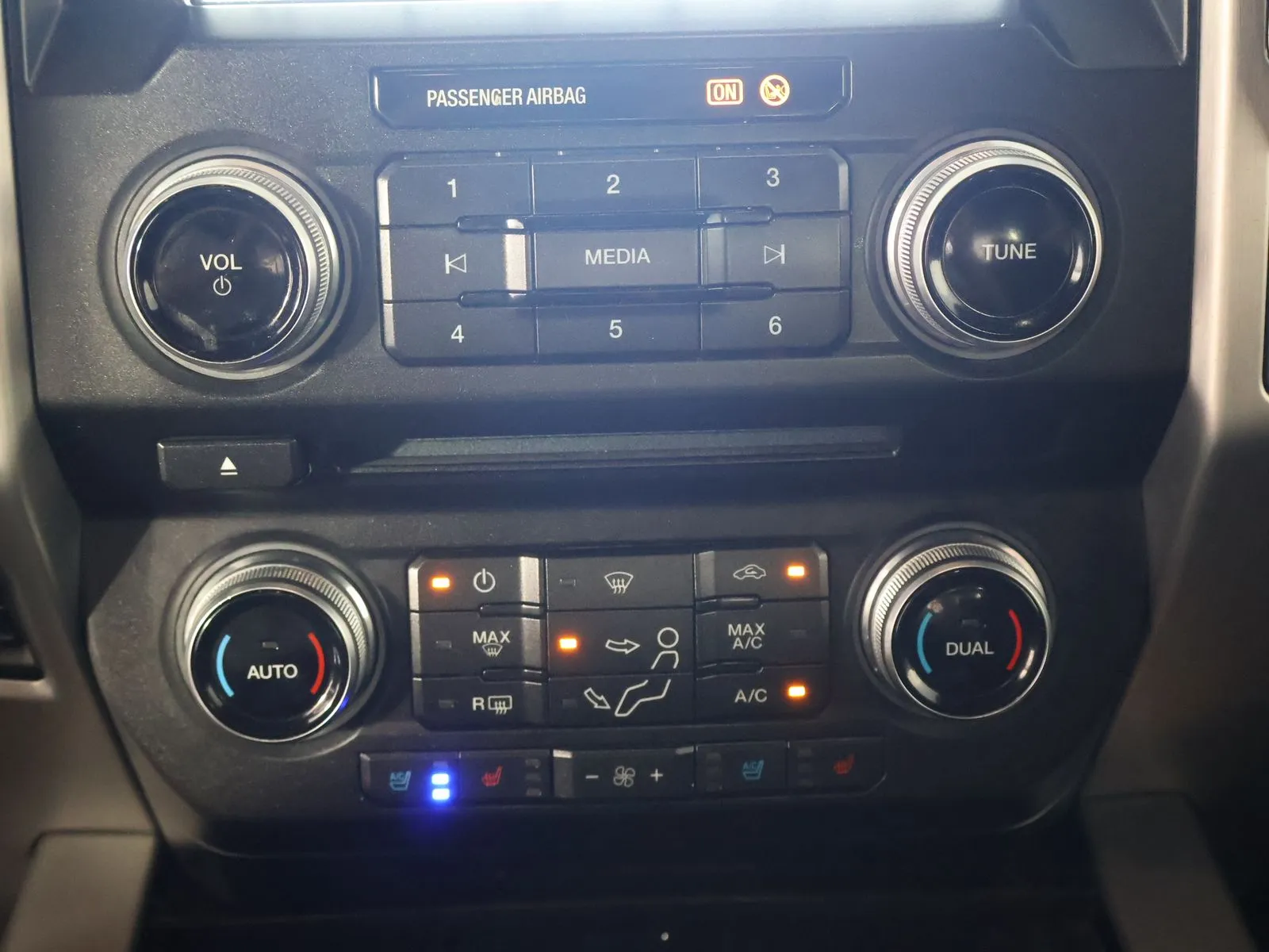 Ford F-250SD photo 50