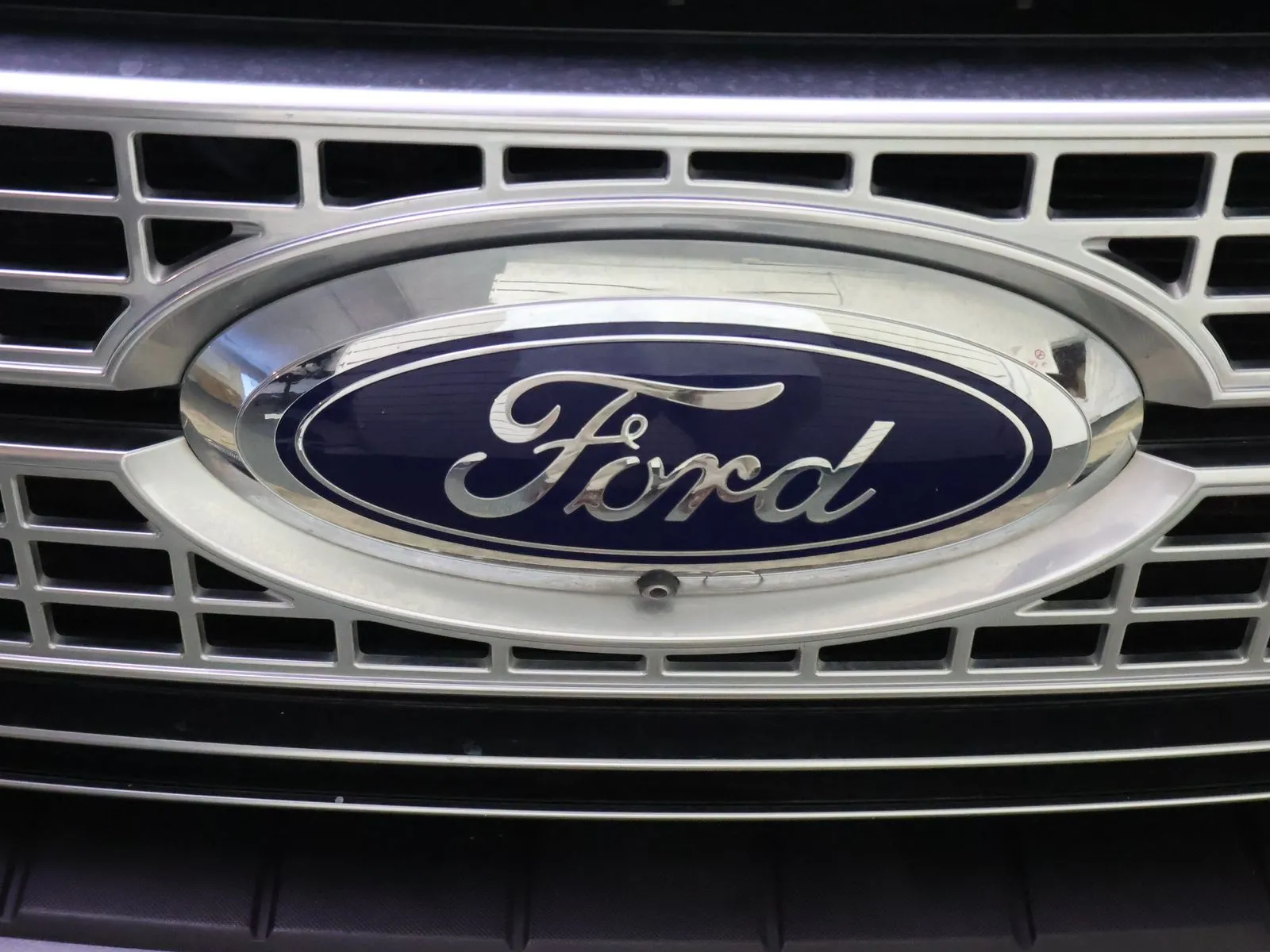 Ford F-250SD photo 30