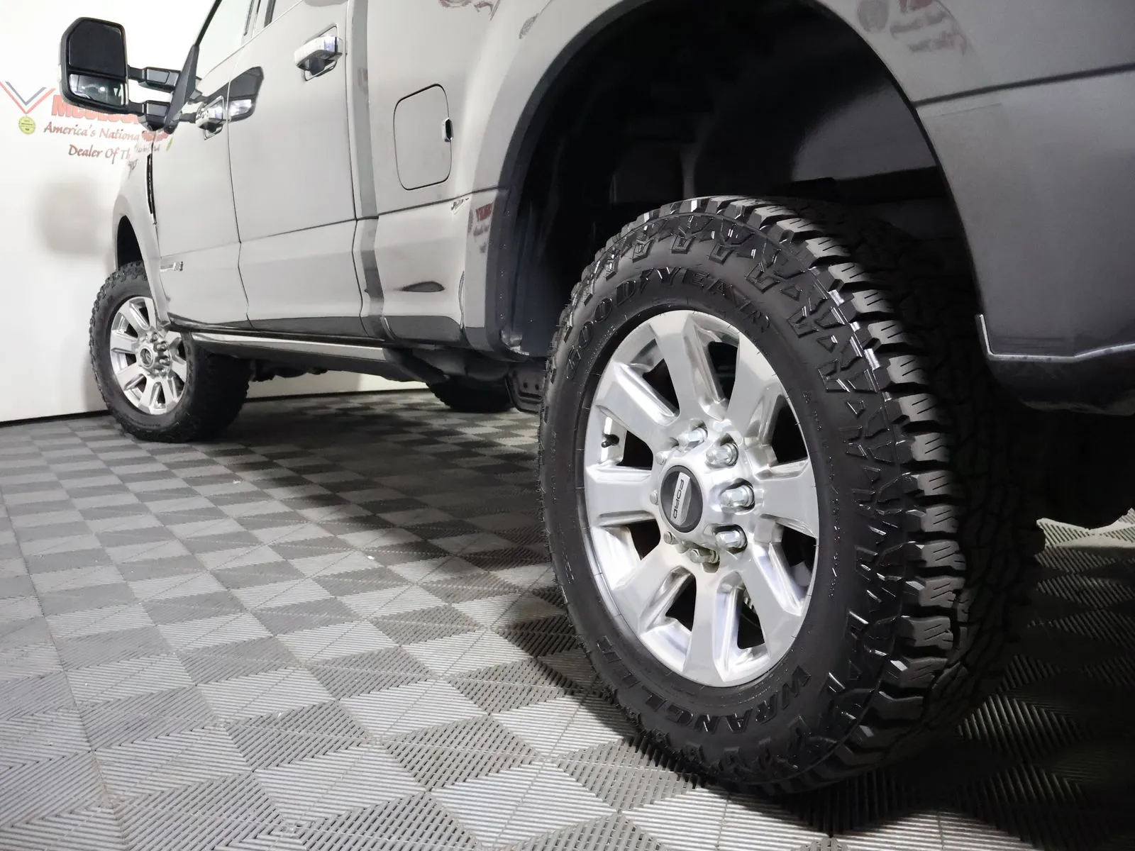 Ford F-250SD photo 15