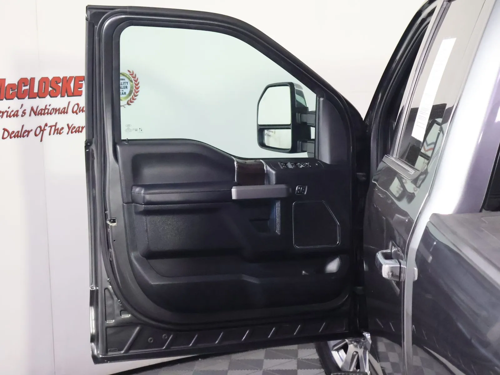 Ford F-250SD photo 35