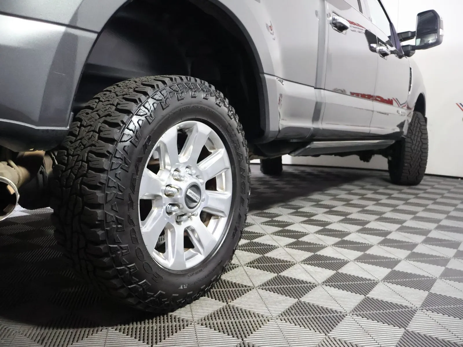 Ford F-250SD photo 13