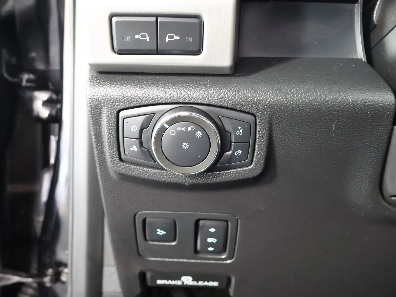 Ford F-250SD photo 29