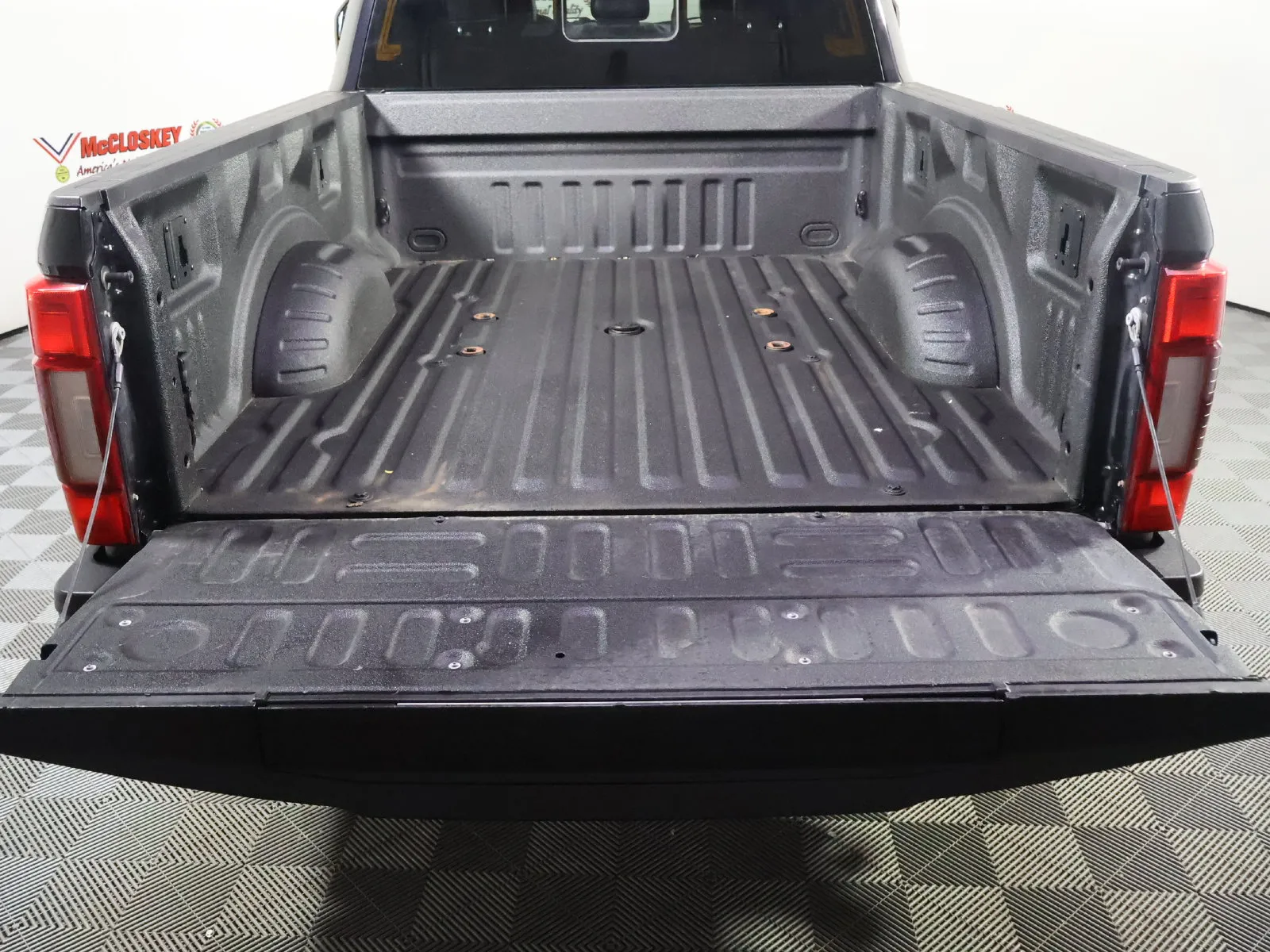 Ford F-250SD photo 10