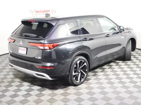 More photos of 2024 Mitsubishi Outlander PHEV SEL at McCloskey Imports & 4x4s (Licensed as McCloskey Isuzu), CO