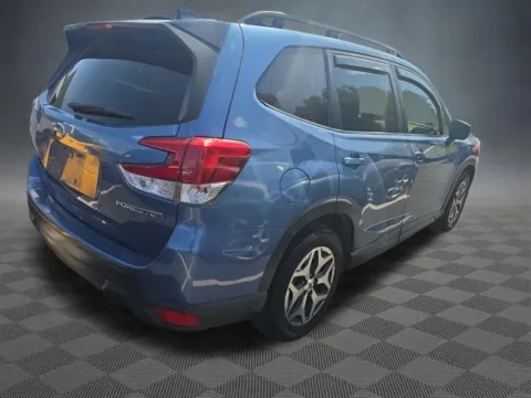 More photos of 2024 Subaru Forester Premium at McCloskey Imports & 4x4s (Licensed as McCloskey Isuzu), CO