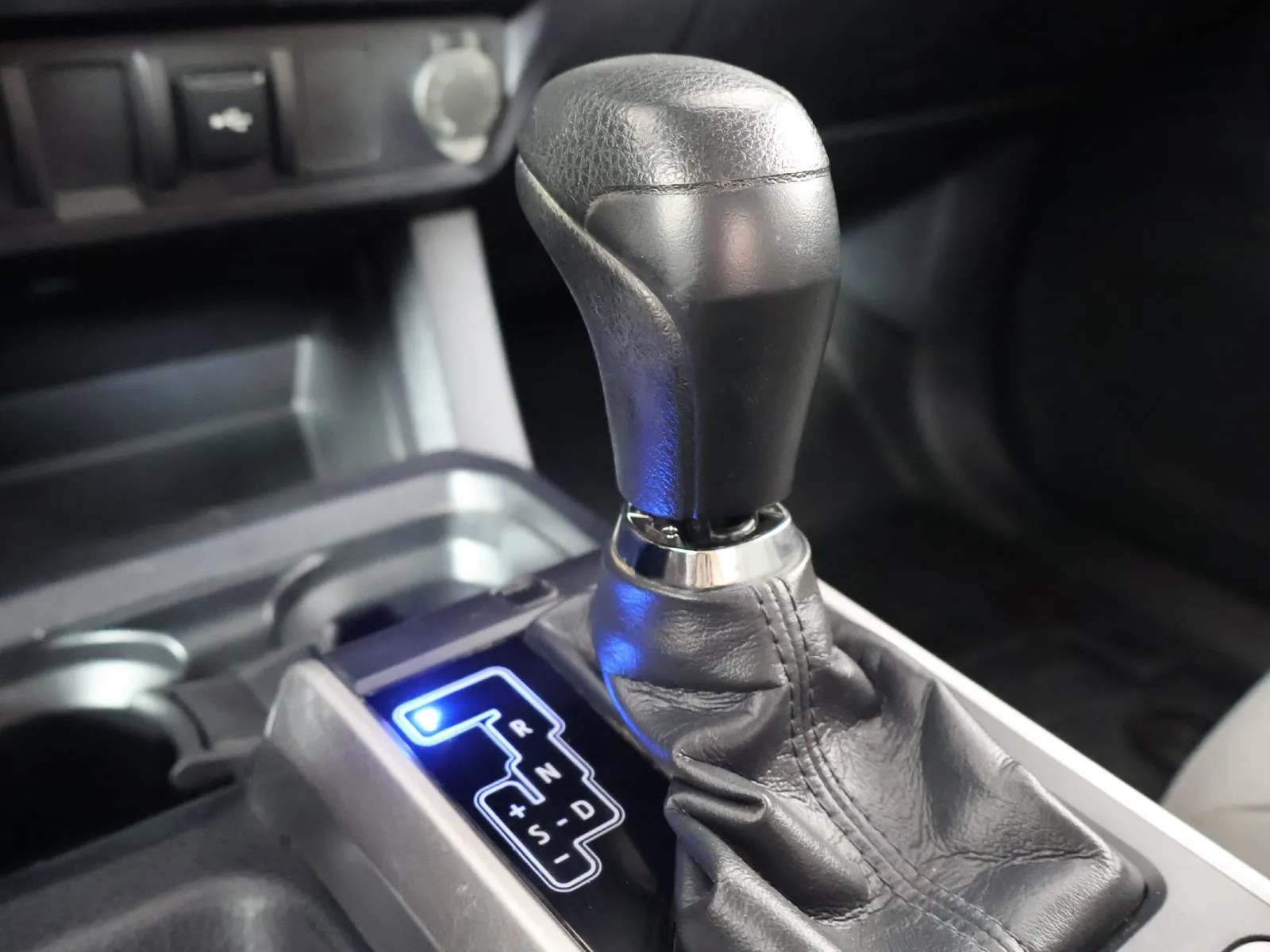 Toyota Tacoma photo 37