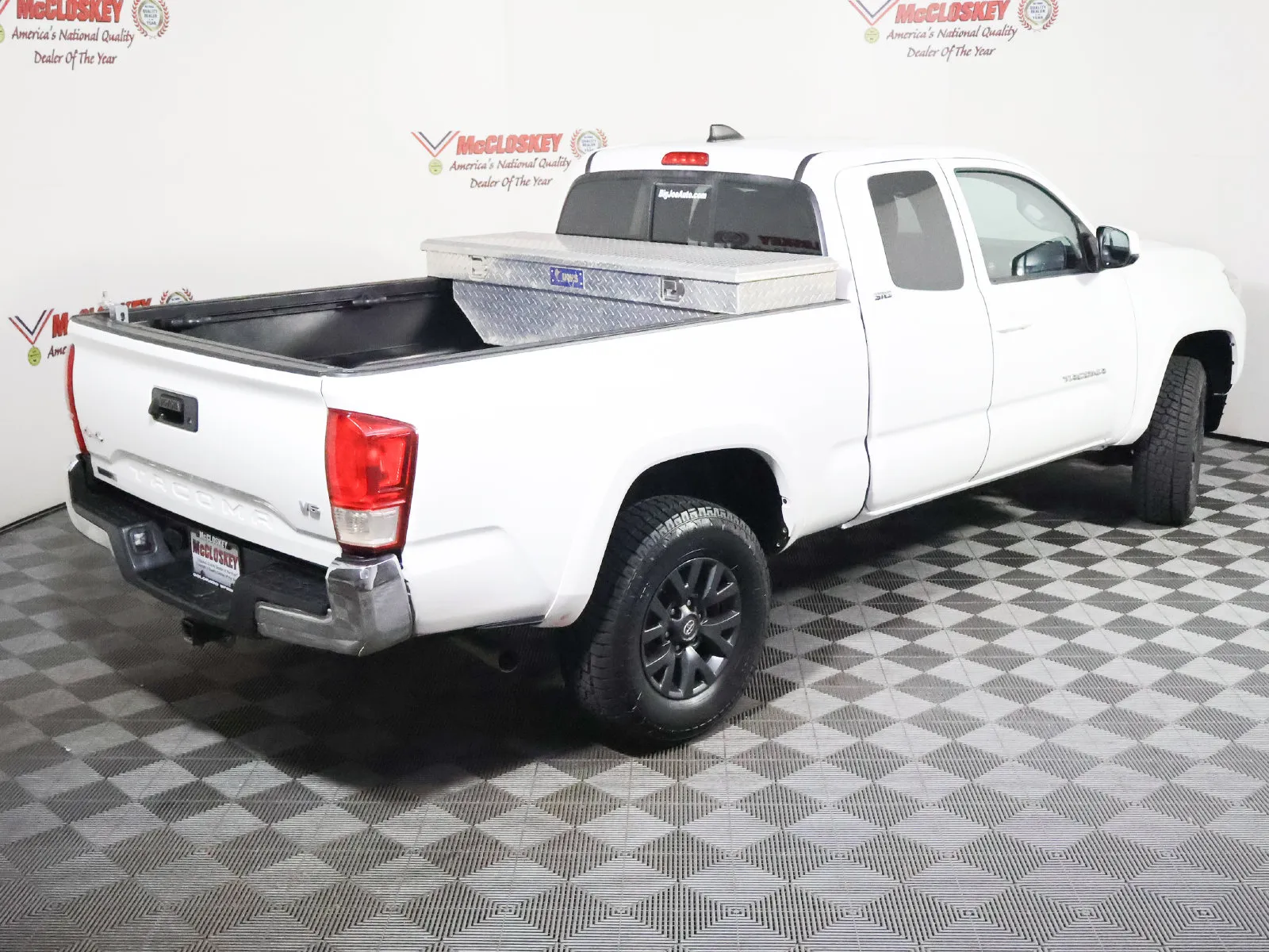 Toyota Tacoma photo 4