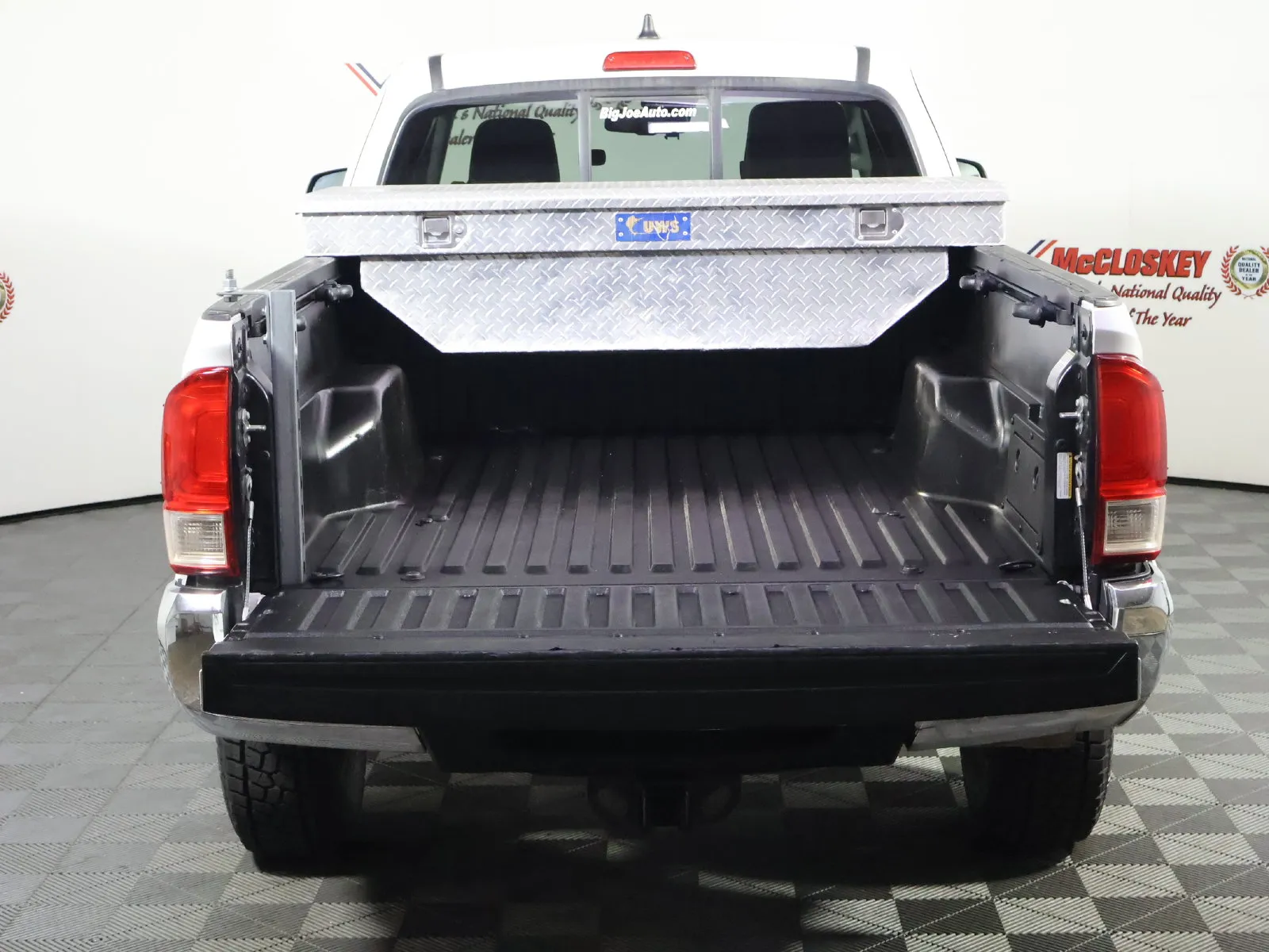 Toyota Tacoma photo 10