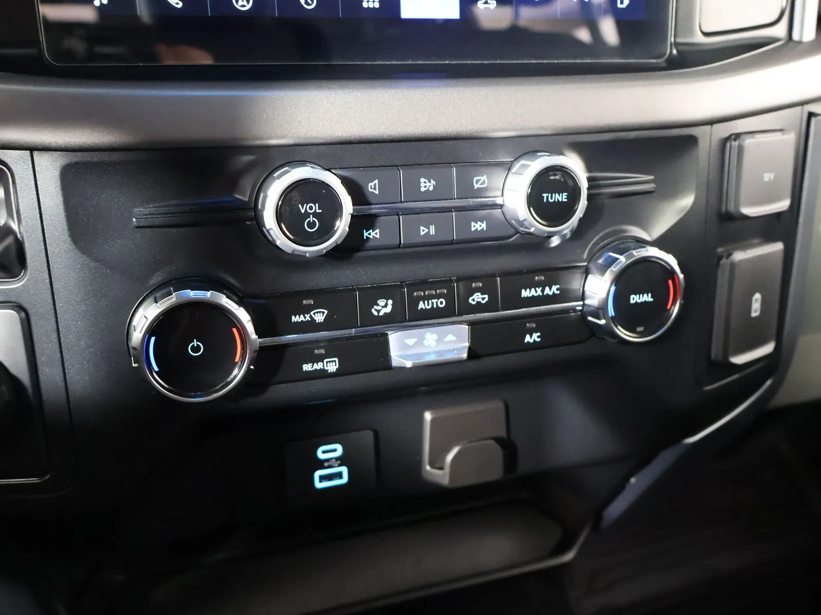 Ford F-150 photo 42