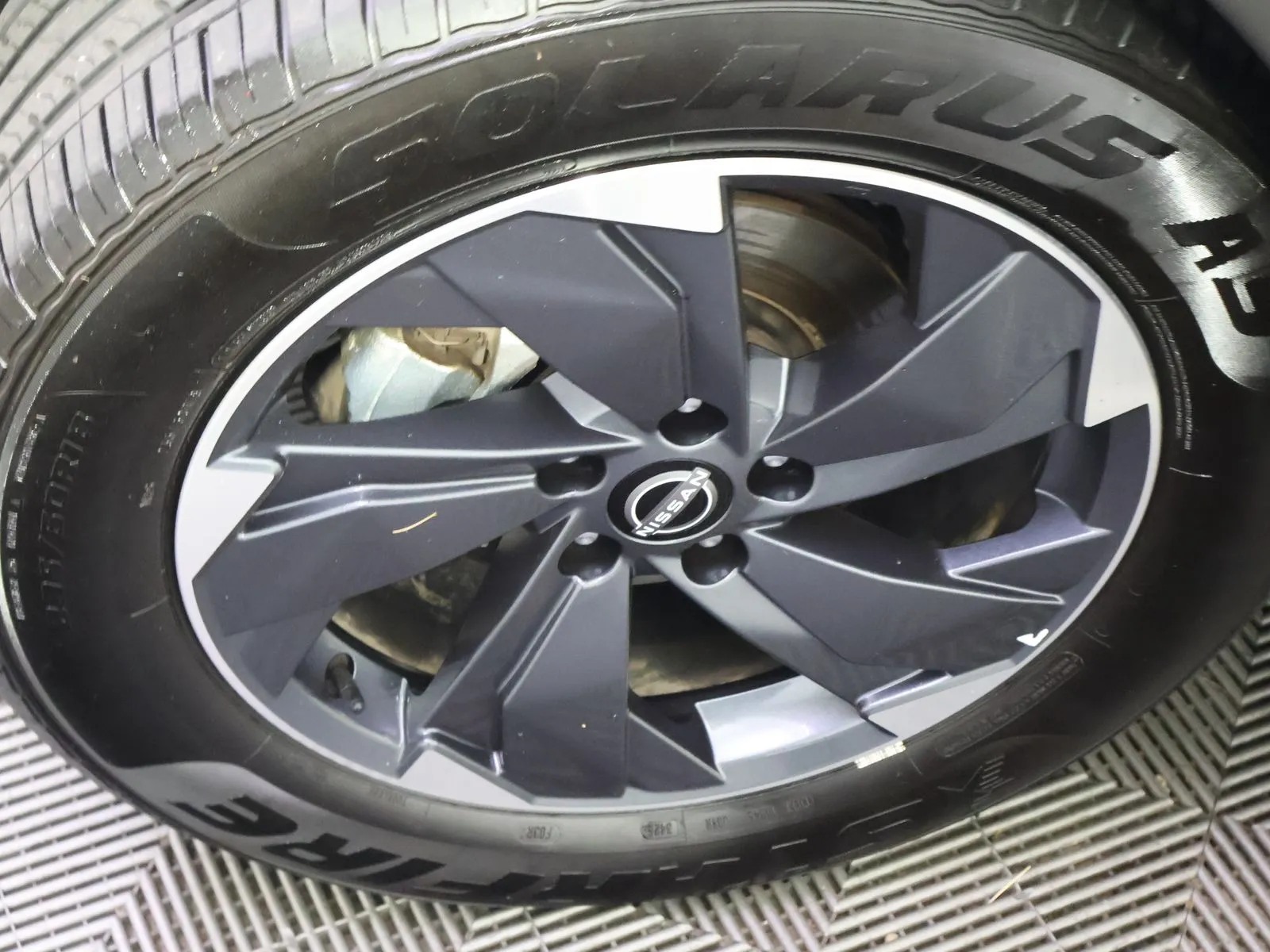 Nissan Rogue photo 19
