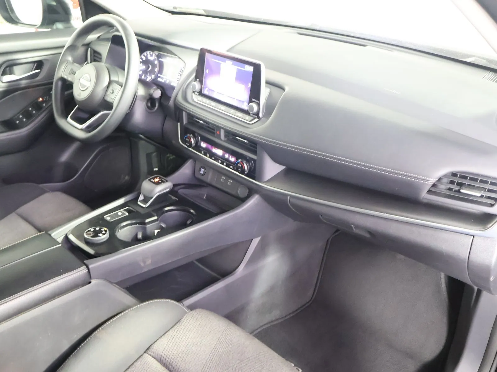 Nissan Rogue photo 48