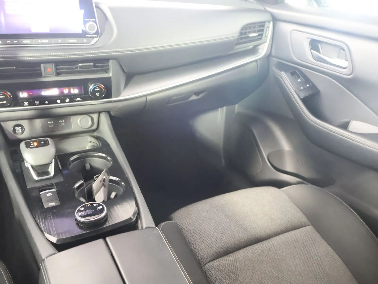Nissan Rogue photo 34