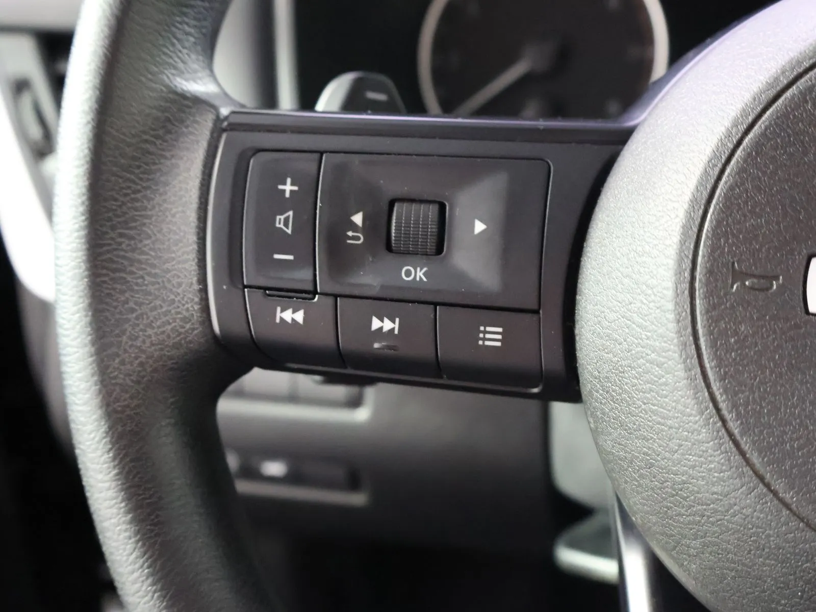 Nissan Rogue photo 24