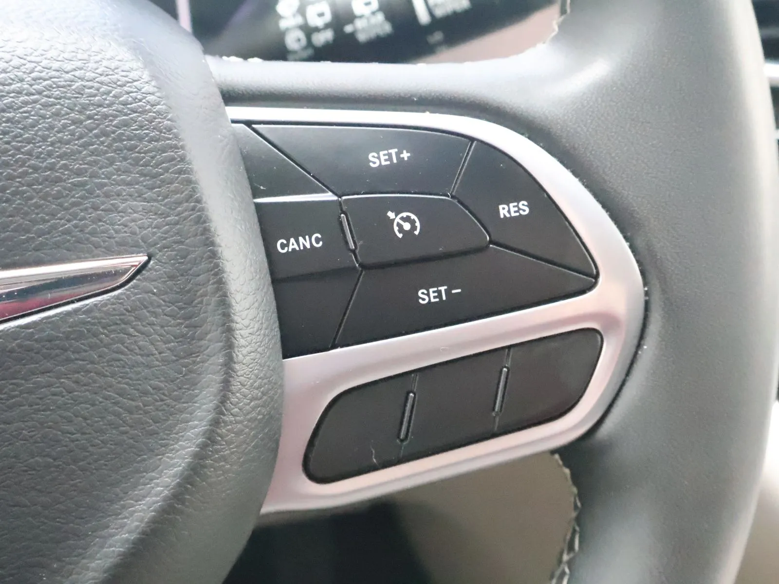 2023 Chrysler Voyager LX - Photo 33
